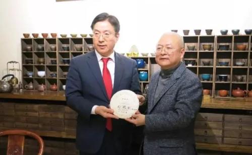 韩国电竞产业协会会长朴凤奎先生 & 郑龙镇先生 韩国电竞产业协会会长朴凤奎先生 & 郑龙镇先生